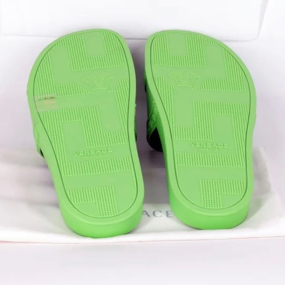 New Versace Men’s Green Pool Medusa Head Slides US Size 12-IT 45 main image 4